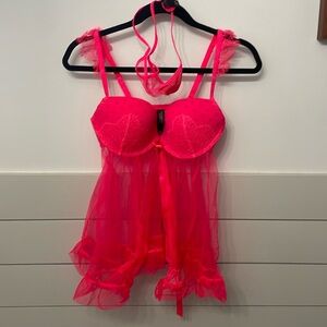 Brand new with tags VS hit pink lingerie
